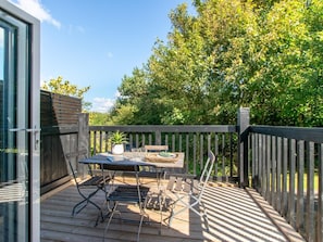 Outdoor dining - 2 Bed in Holt (oc-ncc38) (Weybourne)