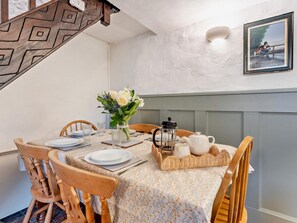 Dining - 3 Bed in Ventnor (oc-93525) (Niton)