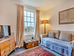 Living area - 2 Bed in Weymouth (oc-94093) (Weymouth)