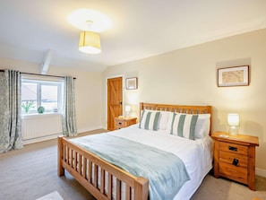 2 bedrooms, travel cot, free WiFi, bed sheets - 2 Bed in Seahouses (oc-cn067) (Seahouses)