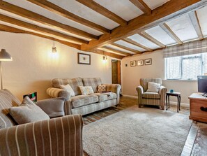 Fireplace - 2 Bed in Hastings (oc-94200) (Pett)