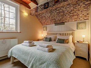 Bügeleisen/Bügelbrett, Reisekinderbett, kostenloses WLAN, Bettwäsche