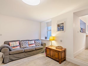 TV, fireplace - 4 Bed in Cardigan (oc-94137) (Aberporth)