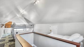 4 bedrooms, desk, iron/ironing board, travel cot