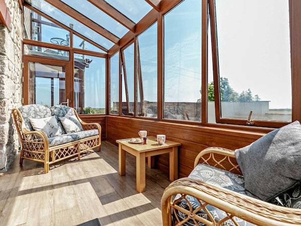 Living area - 2 Bed in Penzance (oc-41427) (Saint Buryan)