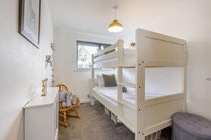 4 Schlafzimmer, Reisekinderbett, kostenloses WLAN, Bettwäsche