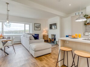Living area - 4 Bed in Fowey (oc-77595) (Fowey)