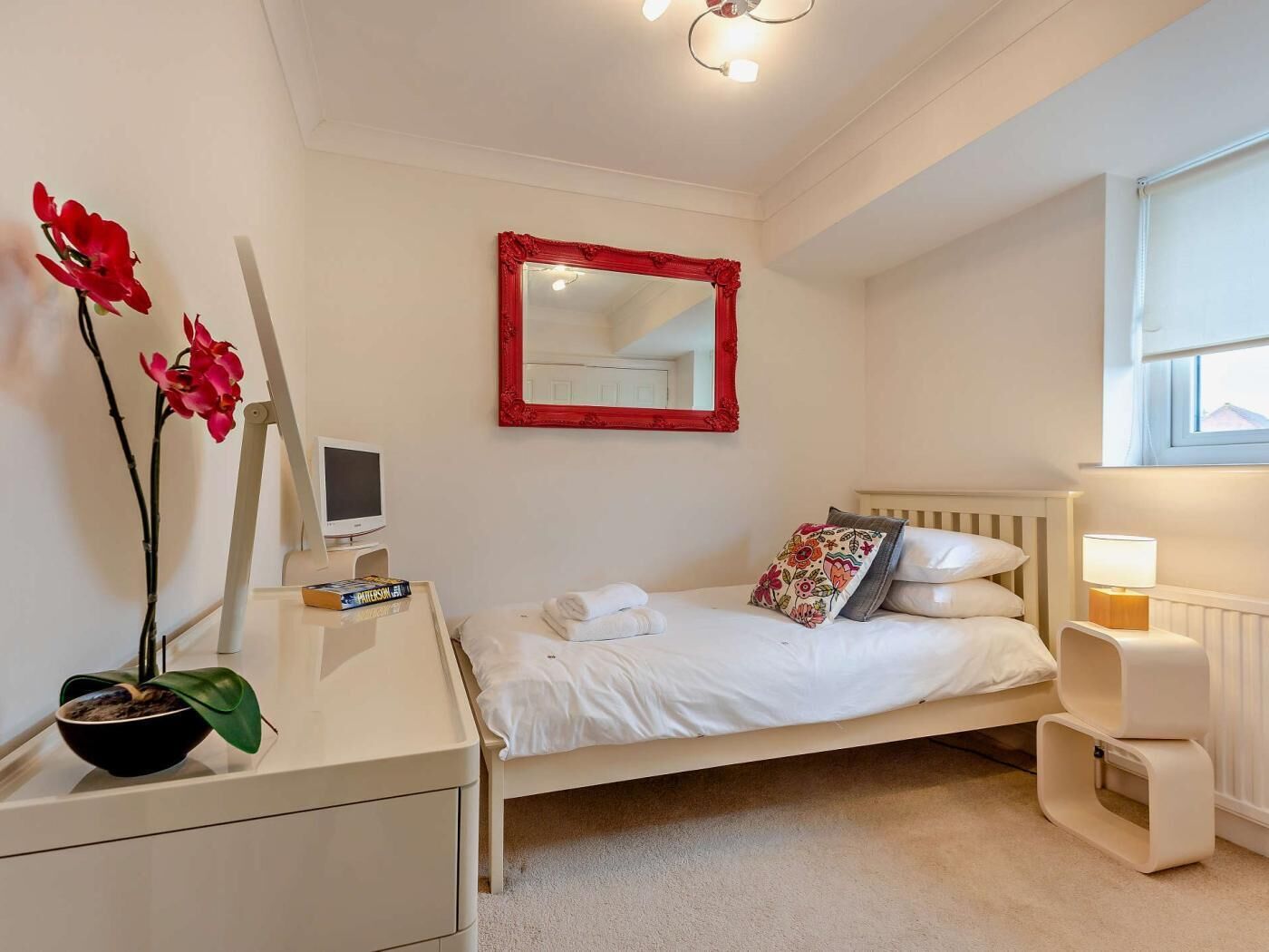 5 bedrooms, travel cot, free WiFi, bed sheets
