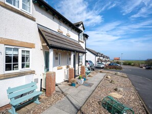 Exterior - 2 Bed in Seahouses (oc-cn059) (Seahouses)