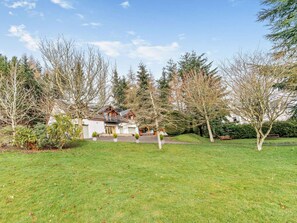 Exterior - 3 Bed in Perth (oc-50031) (Stanley)