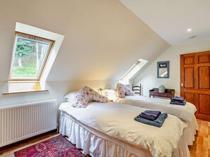 3 bedrooms, travel cot, free WiFi, bed sheets - 3 Bed in Perth (oc-50031) (Stanley)