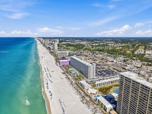 On the beach - BEACHFRONT condo~ 5th Floor~ Beach chair service INCLUDED! Amenities galore (Panama City Beach)
