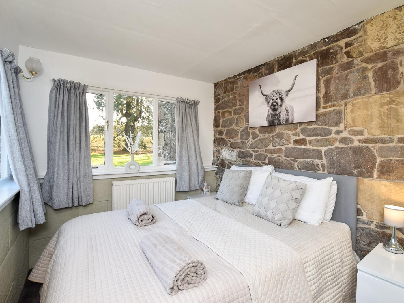 7 bedrooms, travel cot, free WiFi, bed sheets