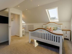Travel cot, free WiFi, bed sheets - 4 Bed in Freshwater (oc-91115) (Freshwater)