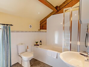 Bathroom - 3 Bed in Skipton (oc-94260) (Airton)