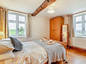 3 Schlafzimmer, Reisekinderbett, kostenloses WLAN, Bettwäsche