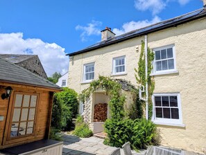 Exterior - 5 Bed in Kendal (oc-76617) (Lyth)