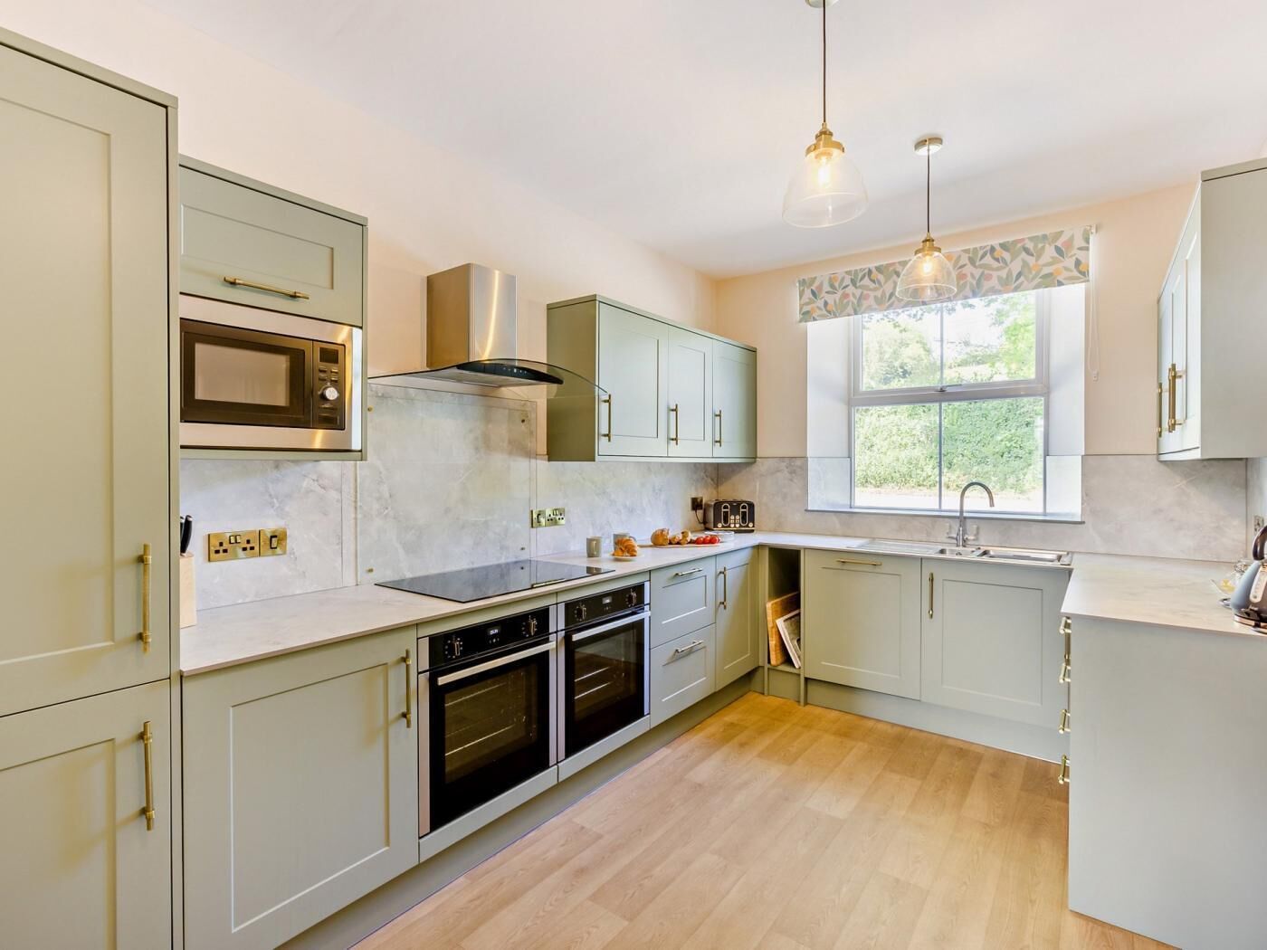 Oven, dishwasher, high chair, cookware/dishes/utensils