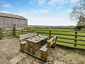 Outdoor dining - 2 Bed in Bishop Auckland (oc-94197) (Wolsingham)