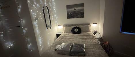 1 bedroom, desk, iron/ironing board, WiFi