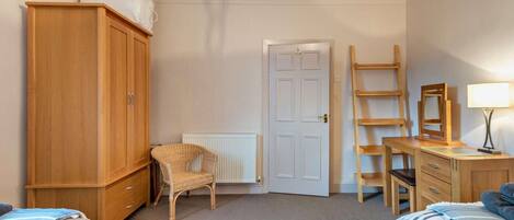 Reisekinderbett, kostenloses WLAN, Bettwäsche