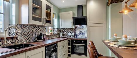 Oven, cookware/dishes/utensils