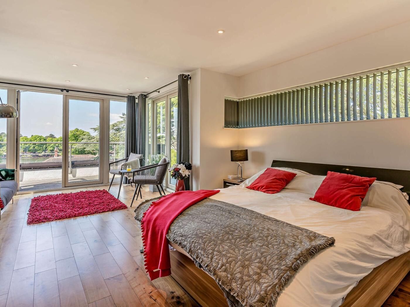 4 bedrooms, iron/ironing board, travel cot, free WiFi