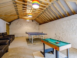 A room with a pool table, a sofa, and a ping pong table. - 4 Bed in Torrington (oc-78199) (Langtree)