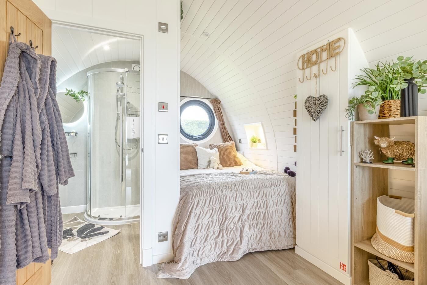 1 bedroom, travel cot, free WiFi, bed sheets
