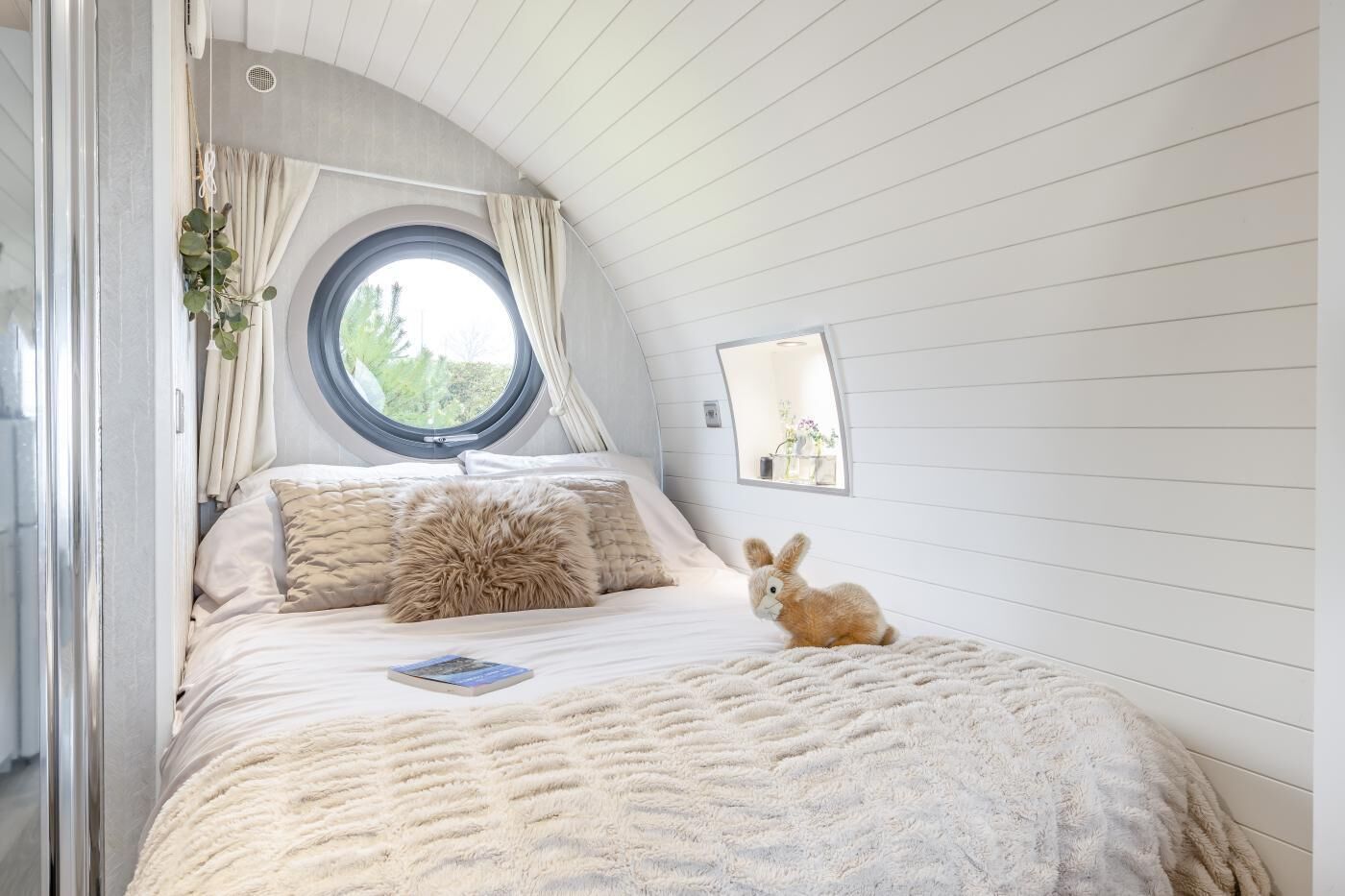 1 bedroom, travel cot, free WiFi, bed sheets