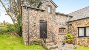 Unclassified image, 3 of 14, button - 1 Bed in Bideford (oc-folly) (Buckland Brewer)