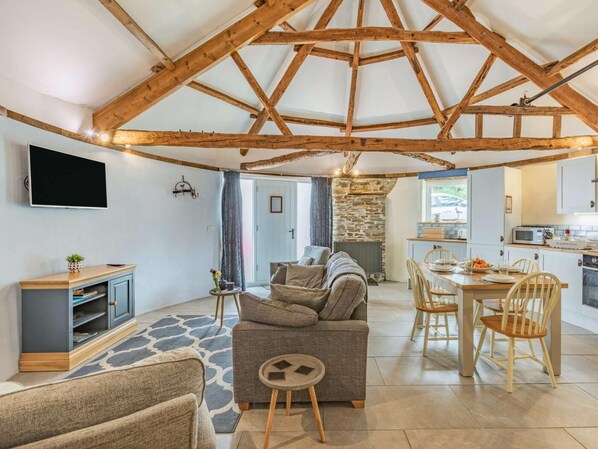 Living area - 2 Bed in Bideford (oc-60765) (Buckland Brewer)