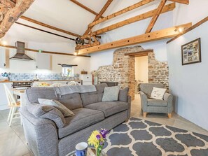 Living area - 2 Bed in Bideford (oc-60765) (Buckland Brewer)