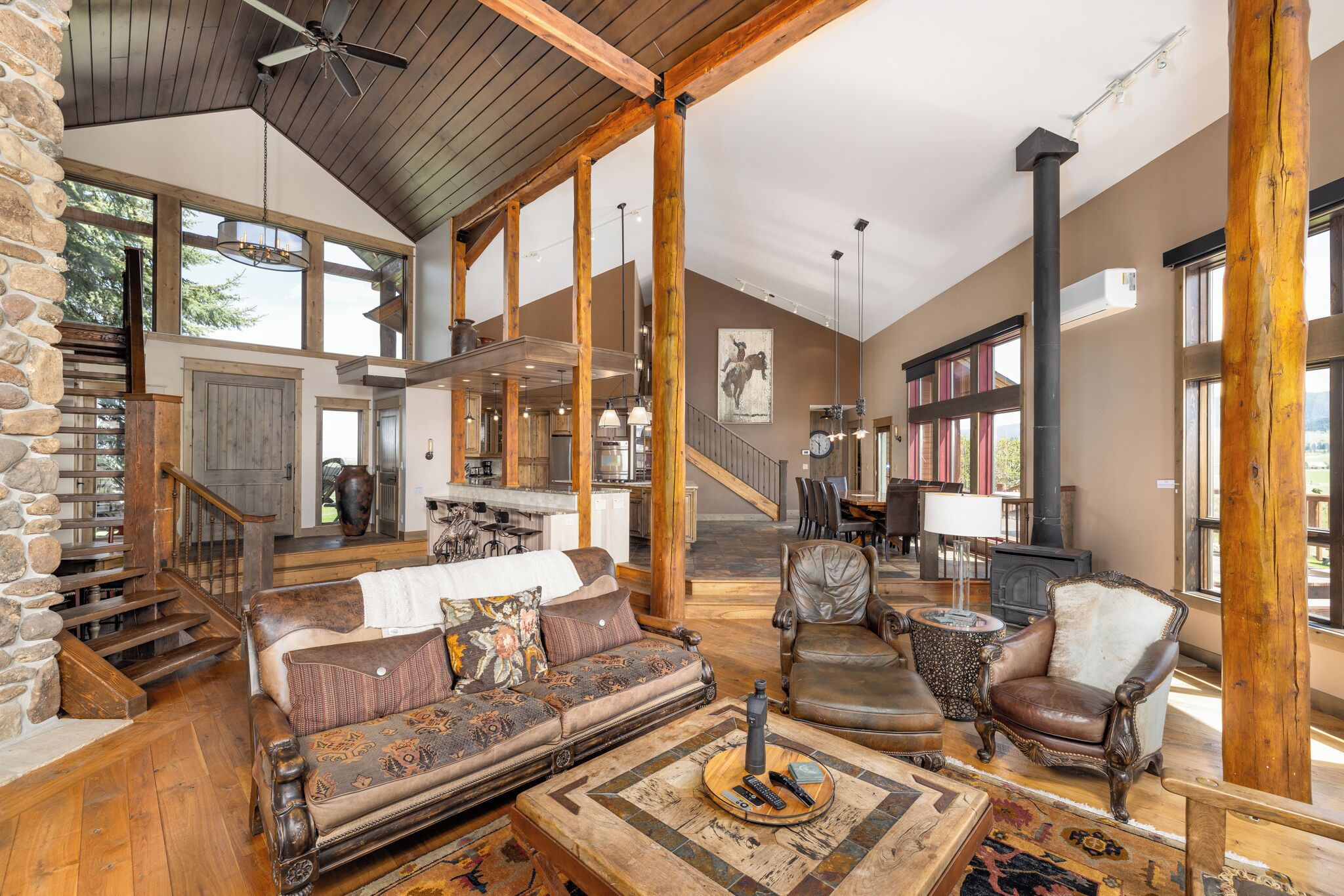 New Listing | Hot Tub | Secluded Luxury Lodge | Dogs Welcome - Big Bear Lake, Montana