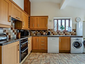 Dishwasher, highchair, cookware/dishes/utensils - 3 Bed in Ellesmere (oc-94419) (Dudleston)