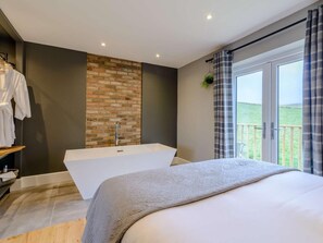 Room - 1 Bed in Colne (oc-86513) (Trawden)
