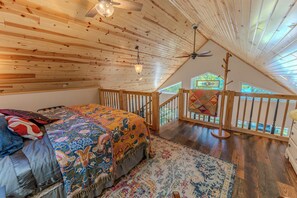 2 bedrooms, WiFi (free), bed sheets