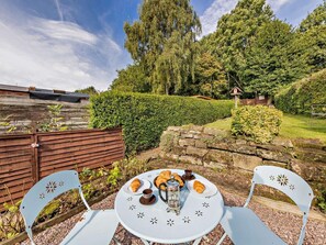 Outdoor dining - 2 Bed in Kelsall (oc-94445) (Kelsall)
