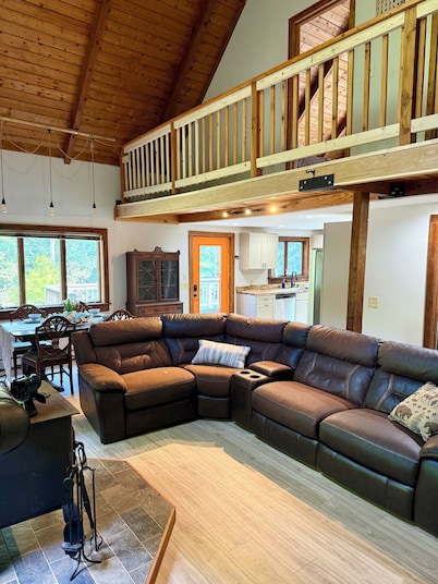 Modern Quiet Cabin Retreat