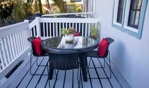 Outdoor dining - Entire rental, Adama Suites St John’s Antigua (Potters Village)