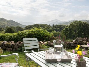 Outdoor dining - 3 Bed in Eskdale (SZ055) (Irton with Santon)