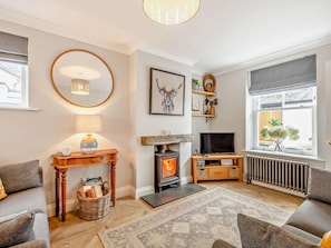 TV, fireplace - 2 Bed in Keswick (oc-93224) (Keswick)