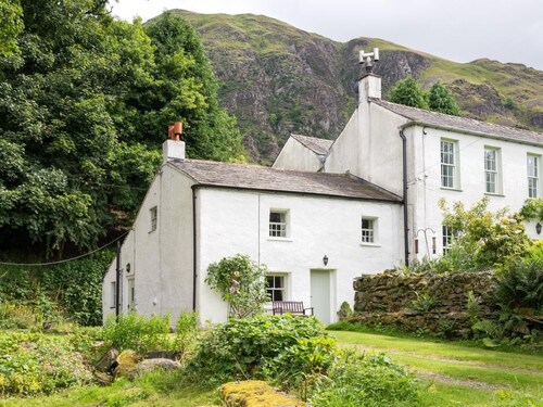 2 Bed in St John's in the Vale (SZ330)