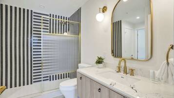 Condo luxo, sacada | Banheiro