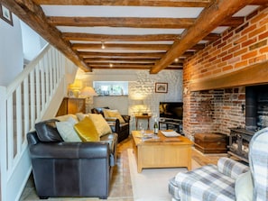 Fireplace - 2 Bed in Hindringham (KT102) (Hindringham)