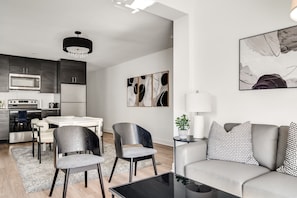 Interior - Downtown Ottawa | Modern APT (Ottawa)