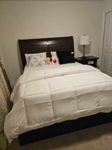 4-Bedroom Group Stay • Free Parking