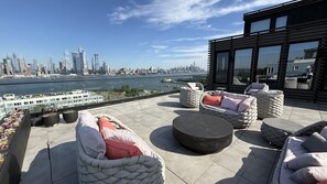 Terrace/patio - Modern Gold Coast Villa (Weehawken Township)