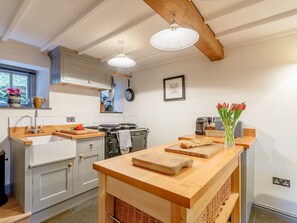 Fridge, oven, dishwasher, cookware/dishes/utensils - 1 Bed in Ullswater (65992) (Glenridding)