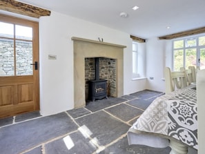 Interior - 3 Bed in Windermere (oc-sz596) (Windermere)